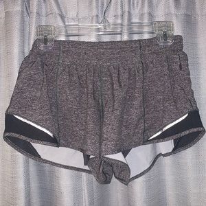 Lululemon hotty hot 2.5 shorts